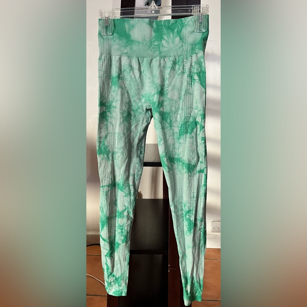2 for 1 leggings!
